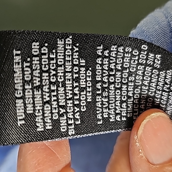 Zac & Rachel blouse size large periwinkle blue. Tab sleeves. - Picture 9 of 9